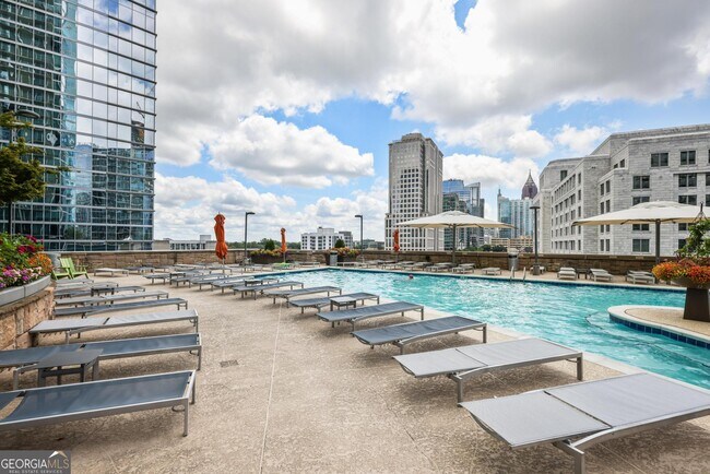 Building Photo - 1080 Peachtree St NE