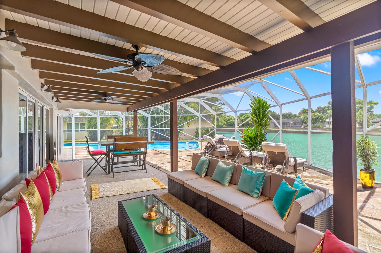 Building Photo - 6106 Royal Poinciana Ln