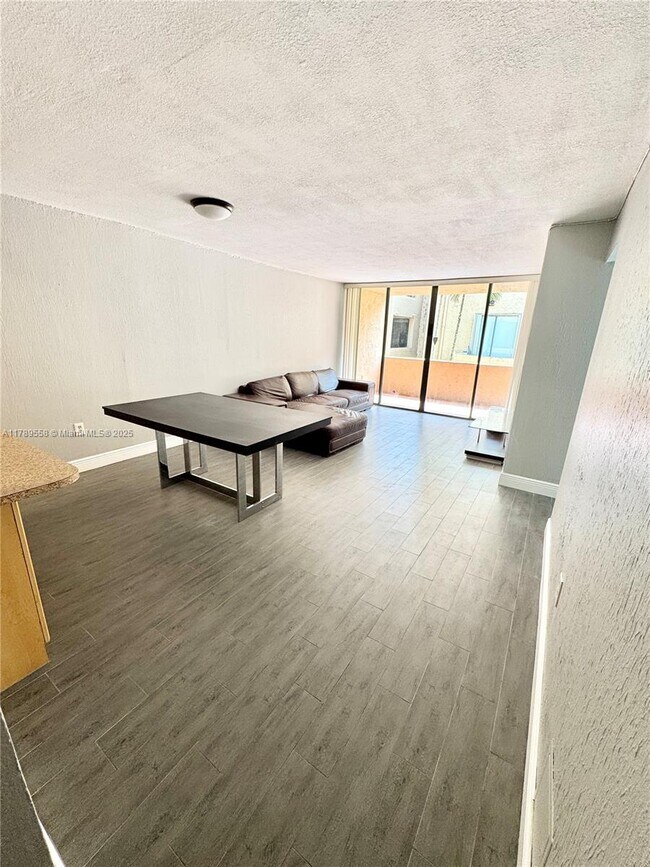 Building Photo - 10400 SW 108th Ave