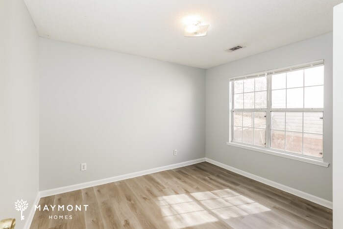 Building Photo - 1394 N Hampton Dr