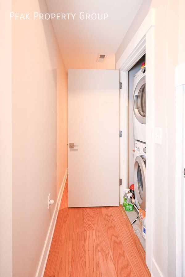 Building Photo - 433 E 13th St