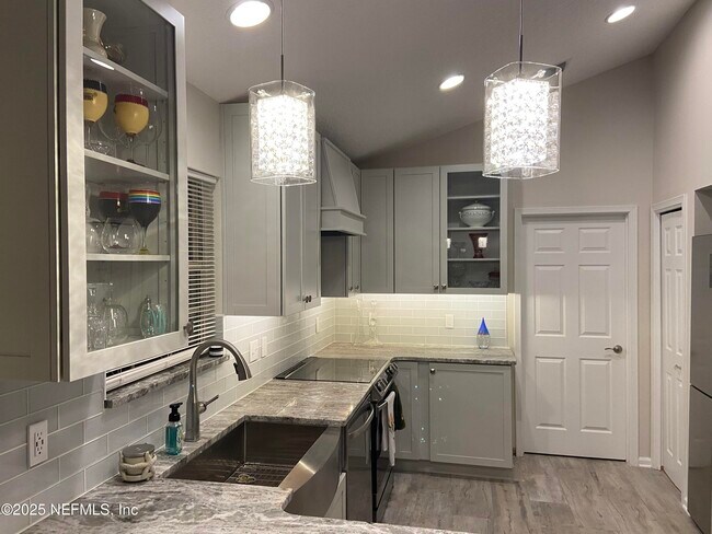 Building Photo - 3713 Constancia Dr