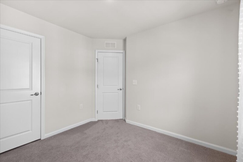 Building Photo - 6620 Pathfinder Wy