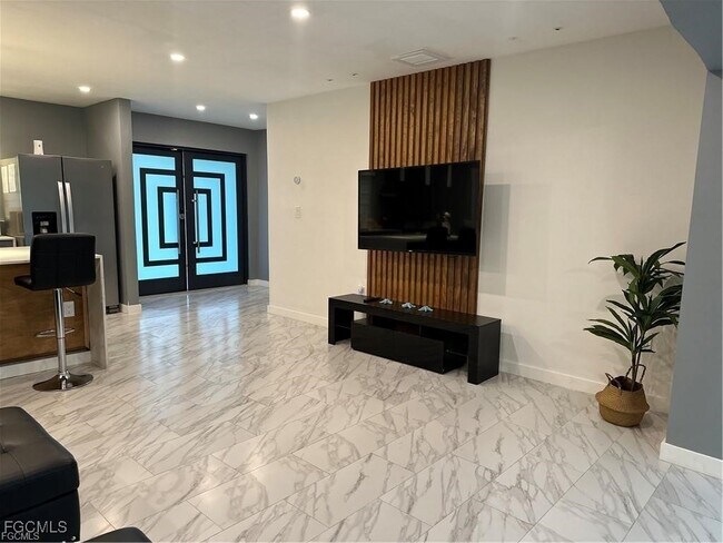 Building Photo - 5212 Santa Rosa Ct