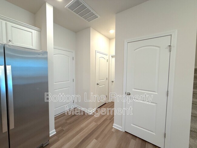 Building Photo - 3409 Glenn Hope Wy