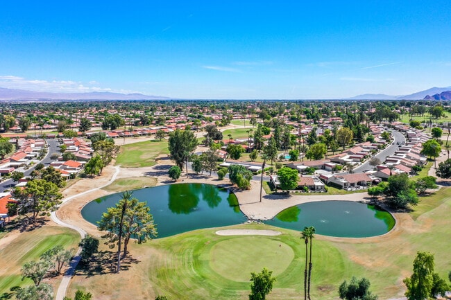 Building Photo - 40492 Bay Hill Way