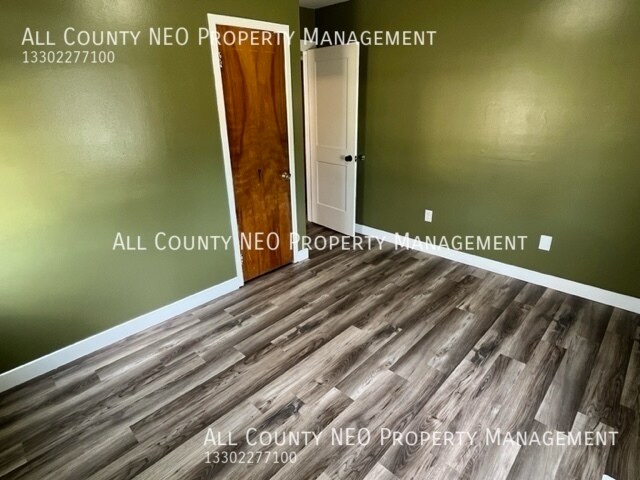 Building Photo - 835 Staeger St
