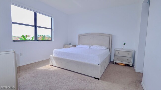 Building Photo - 5529 Aquila Ave