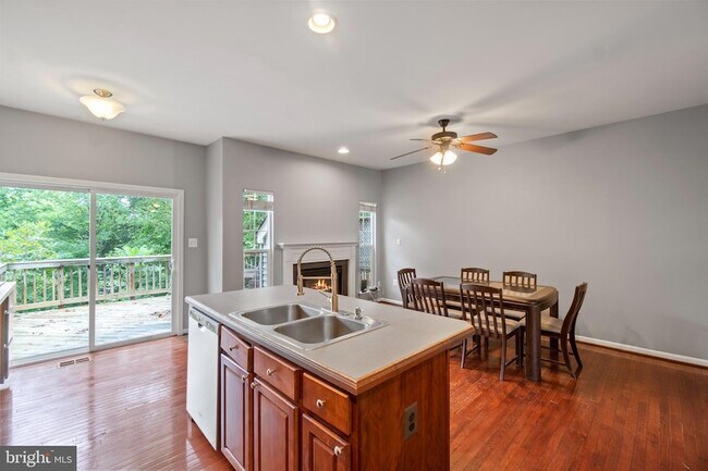 Building Photo - 6720 Emmanuel Ct