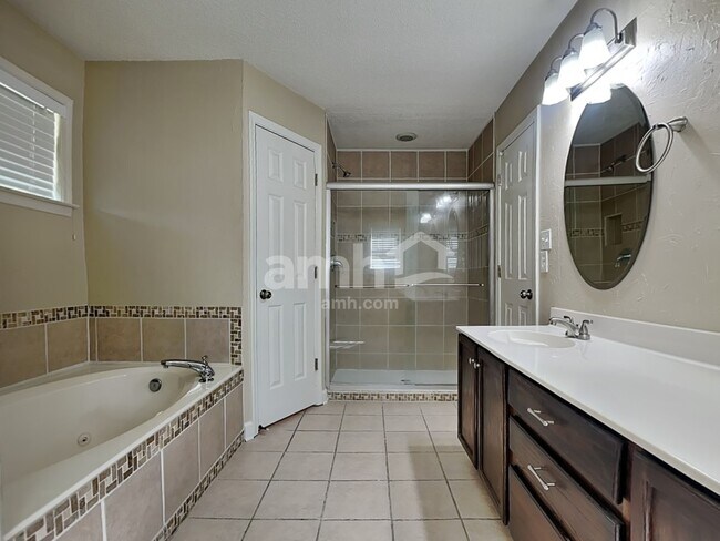 Building Photo - 6472 Daybreak Dr