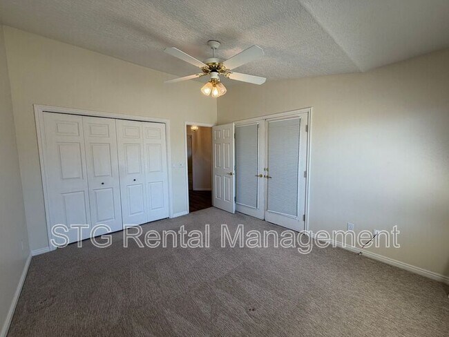 Building Photo - 3182 S Bloomington Dr W