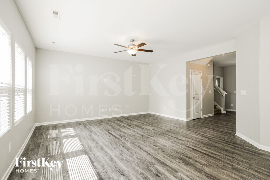 Building Photo - 9628 Hamel St