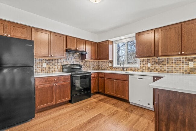 Building Photo - 1302 N Gammon Rd