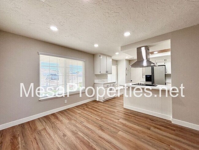 Building Photo - 7095 Lyons Ave