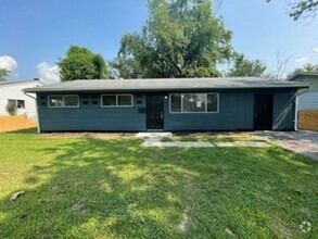 Building Photo - Updated 4BD/1BA