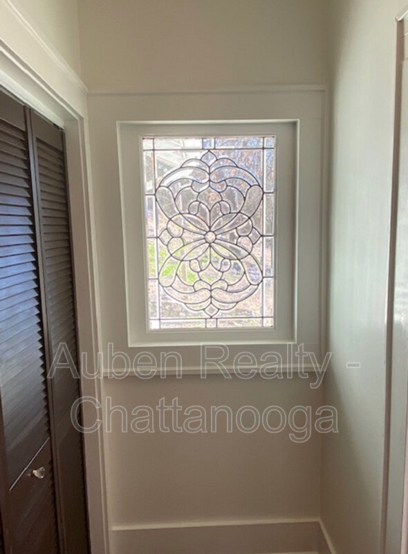 Building Photo - 3306 Montview Dr