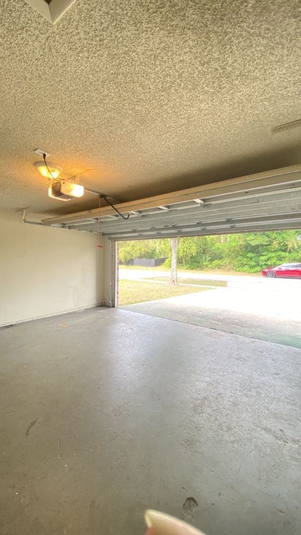 Building Photo - Charming 3-Bedroom Home with Upgrades and ...