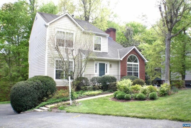 Building Photo - 2065 Tavernor Ln