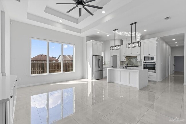 Building Photo - 16 Hana Dr