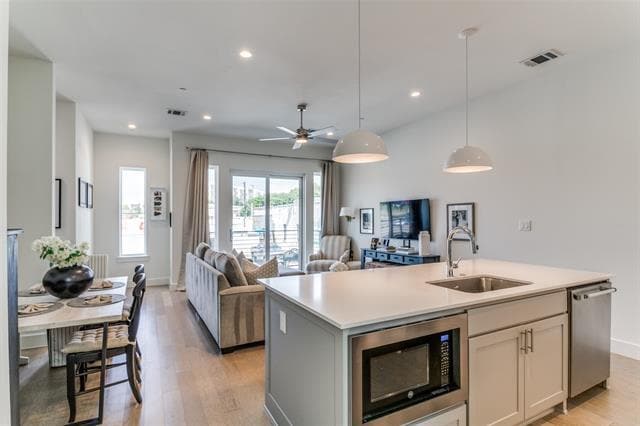 Building Photo - 5515 Bryan Pkwy