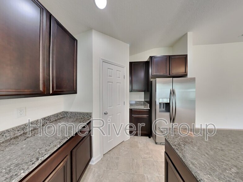 Building Photo - 4895 Creek Bluff Ln