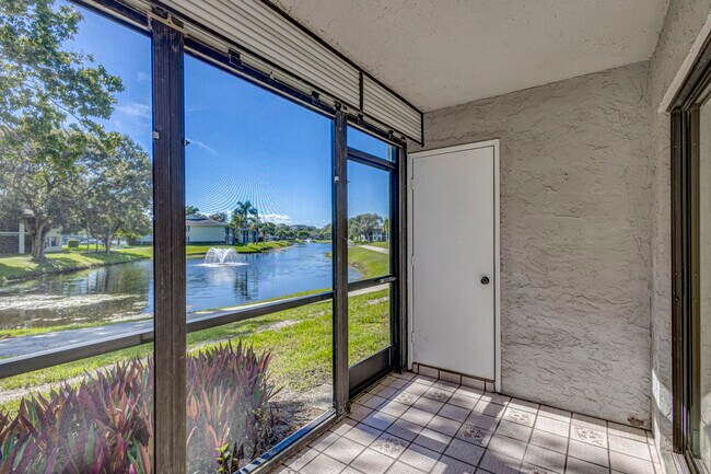 Building Photo - 601 Sabal Ridge Cir