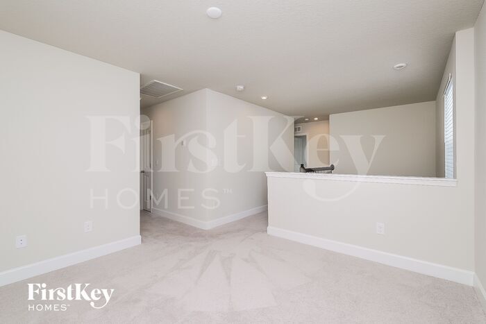 Building Photo - 10572 Gliding Eagle Wy