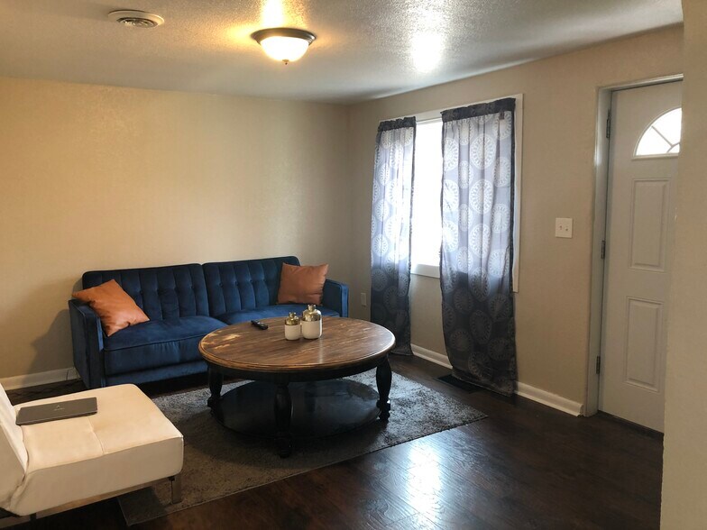 Building Photo - 726 McKinley St