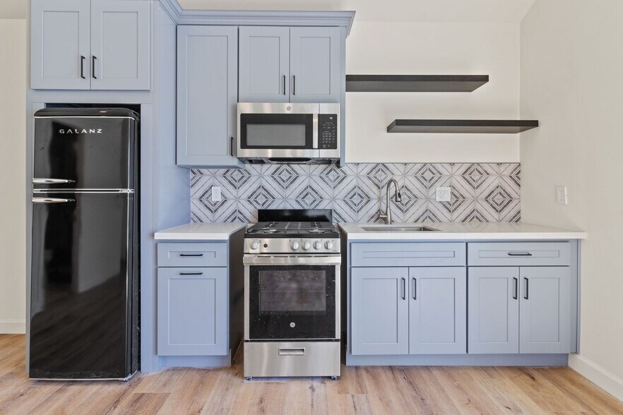 Building Photo - 6321 Camellia Ave