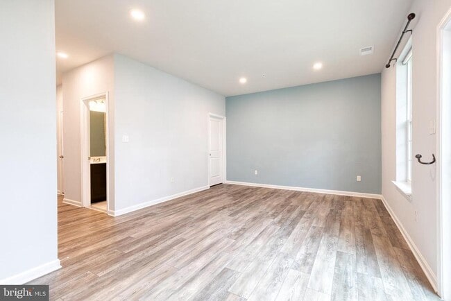 Building Photo - 2261 Kelston Pl