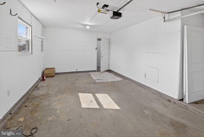 Building Photo - 55 Ember Ln