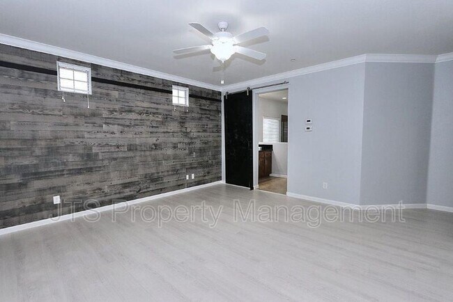 Building Photo - 9200 Rioja St