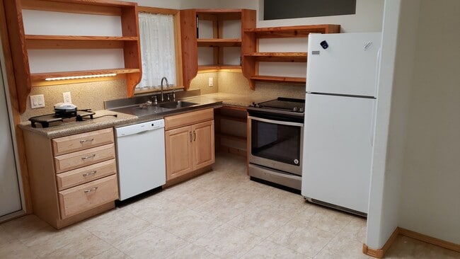 Building Photo - 1016 W 14th St