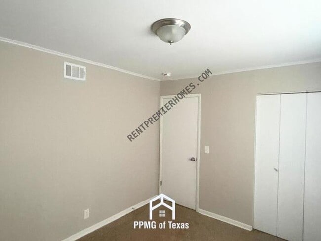 Building Photo - 4616 S 23rd W Ave