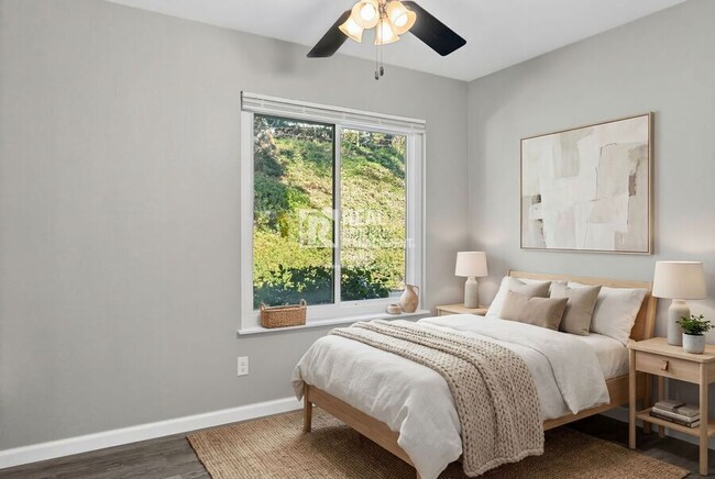 Building Photo - 23072 Vía Pimiento