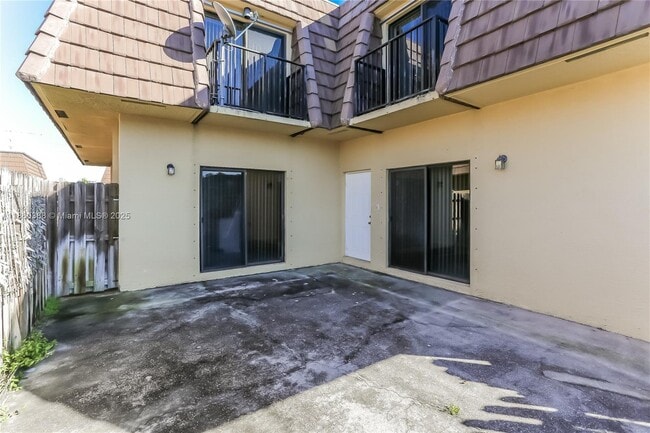 Building Photo - 4200 Turnberry Cir
