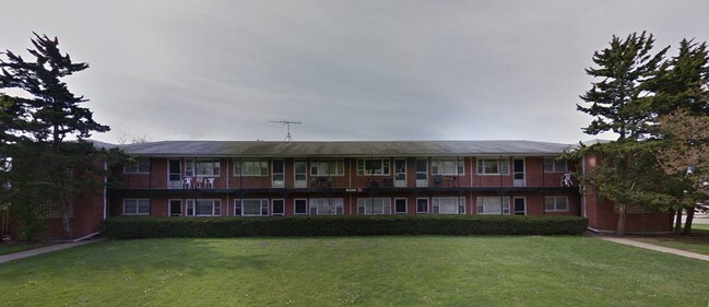 Building Photo - 1832 Lilac Ln