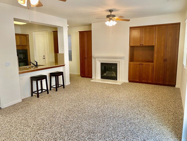Building Photo - 3/2 in North Clovis Gated Community