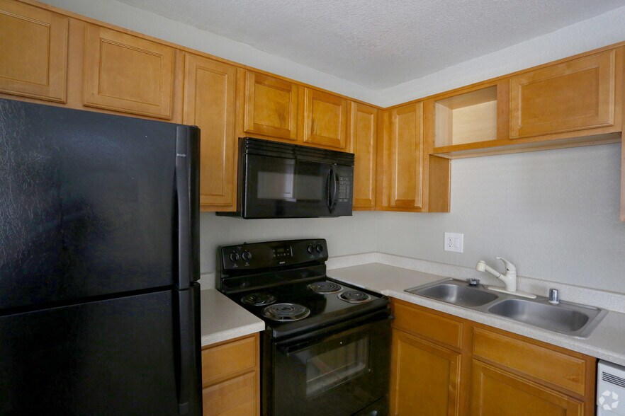 Kitchen - Evergreen on Hayden Lane