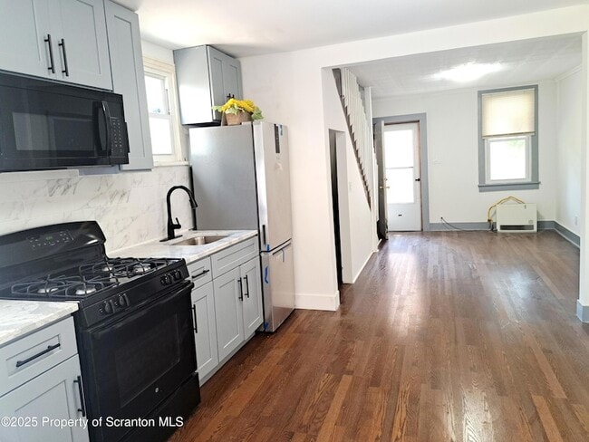 Building Photo - 625 Rosen Ct