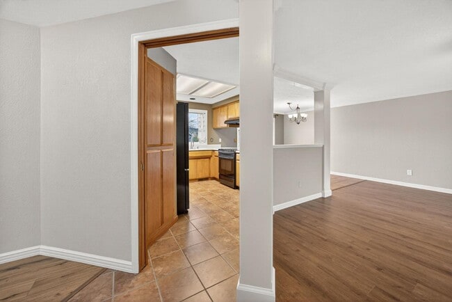 Building Photo - 1517 Westfield Way