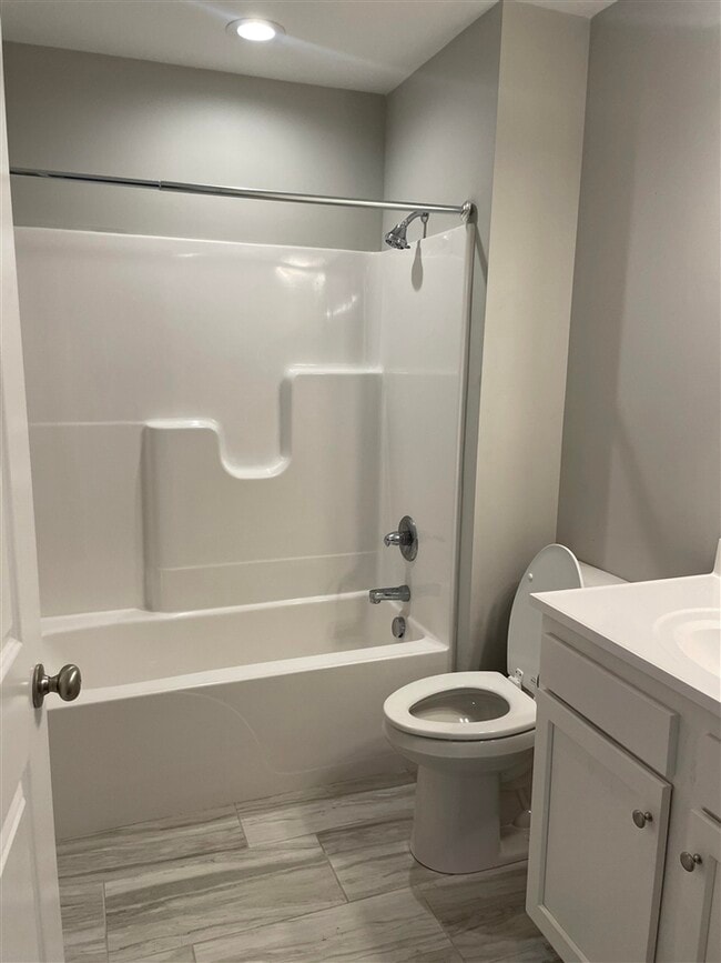 Building Photo - 515 Hilton Way