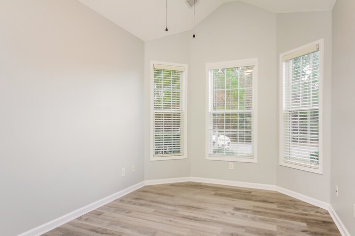 Building Photo - 4709 Farm Lake Dr