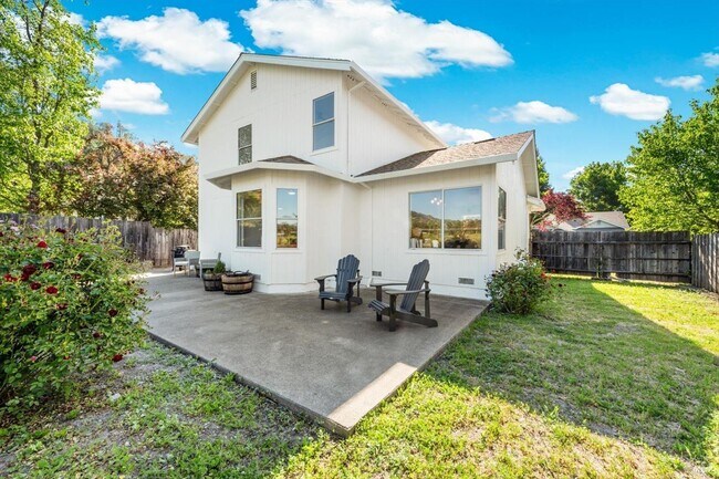 Building Photo - 2115 Oat Hill Ct
