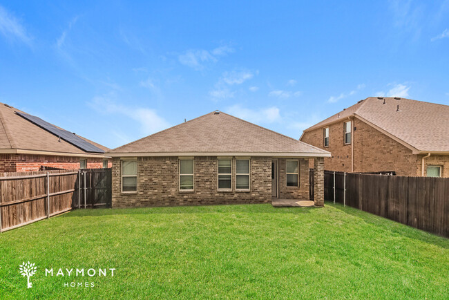 Building Photo - 4 Bedroom Dallas Home