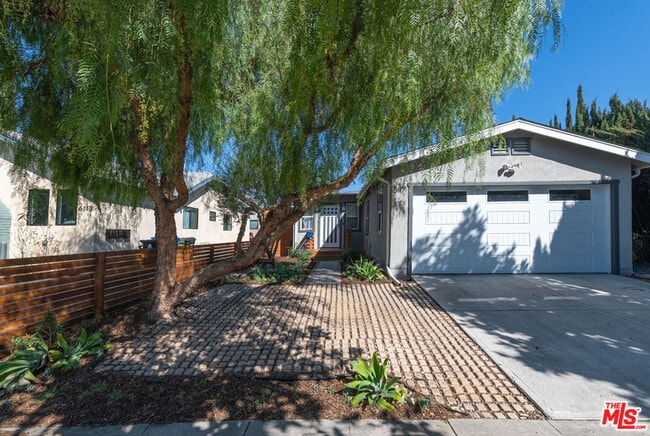 Building Photo - 5117 Lincoln Ave