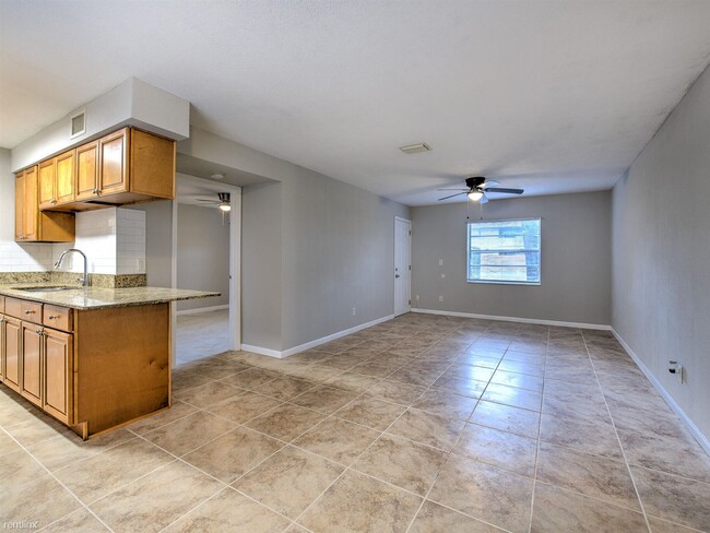 Building Photo - 2 br, 2 bath Condo - 232 Red Maple Place