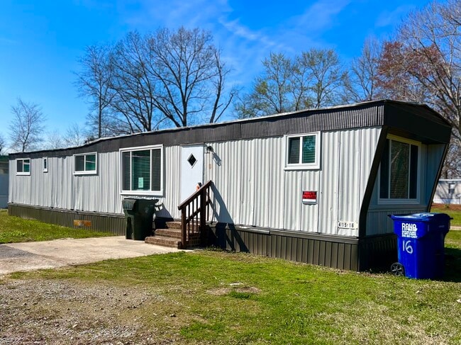 Building Photo - 415 W Limestone Rd