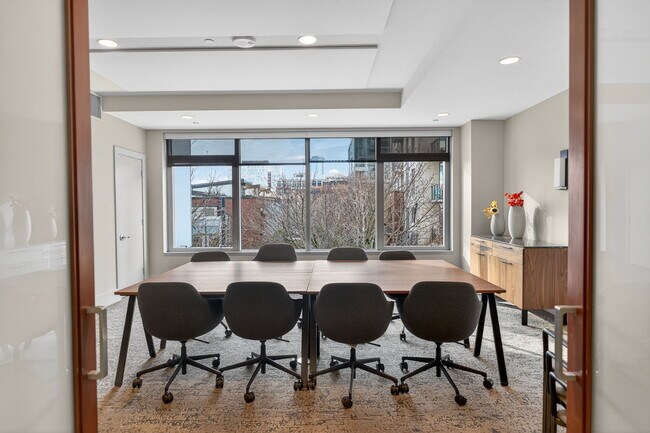 Building Photo - 1001 NW Lovejoy St