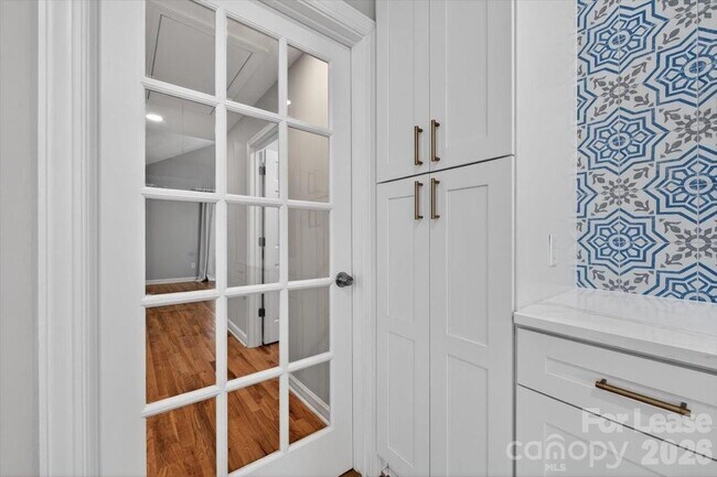 Building Photo - 3920 Haven Dr